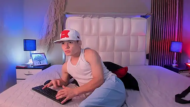 Roger And Ramona online show from March 24, 12:49 pm