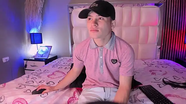 Roger And Ramona online show from March 17, 12:30 pm