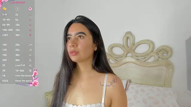 paulina lux online show from March 18, 7:59 pm