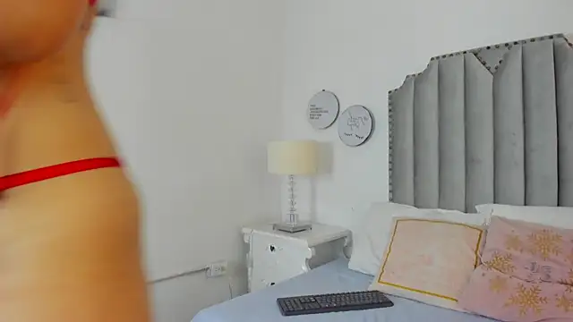 paulina lux online show from March 21, 1:59 pm