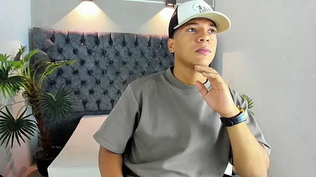 Snapshot of MATHY_ROBERT chatting on January 12, 12:45 pm MATHY ROBERT online show from January 12, 12:45 pm