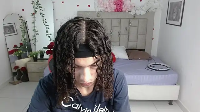 Snapshot of Axel_fox77 chatting on June 3, 1:39 am Axel fox77 online show from June 3, 1:39 am