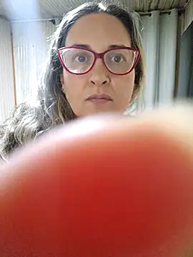 Snapshot of bellafortune69 chatting on February 13, 3:06 am bellafortune69 online show from February 13, 3:06 am