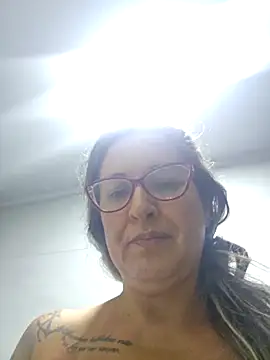 bellafortune69 online show from April 18, 1:13 pm
