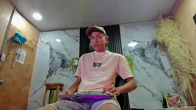 Dylan Cruz01 online show from January 12, 8:15 pm