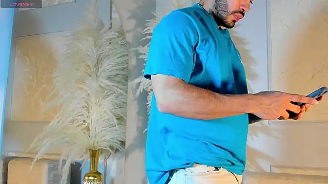 thiago ferrari  online show from May 31, 2:06 am