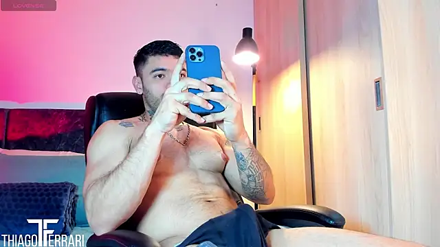 thiago ferrari  online show from May 20, 12:51 am