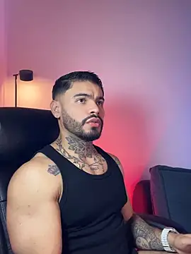 thiago ferrari  online show from March 18, 2:48 am