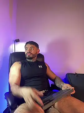 thiago ferrari  online show from March 21, 10:13 pm