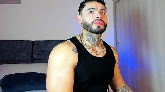 thiago ferrari  online show from February 23, 10:54 pm