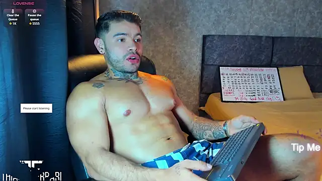 Snapshot of thiago_ferrari_ chatting on July 10, 12:54 am thiago ferrari online show from July 10, 12:54 am