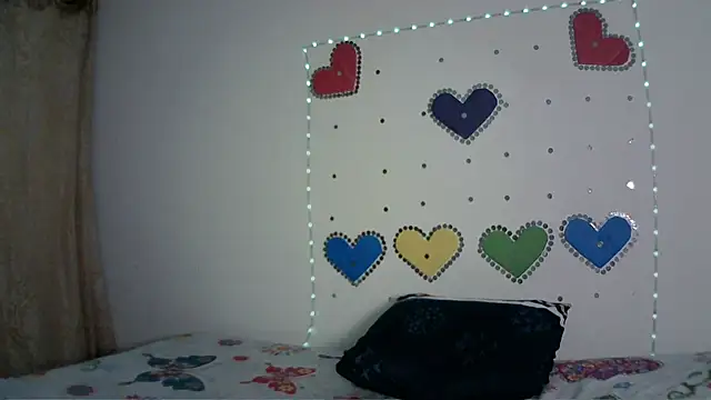 Mia Suarez7 online show from April 8, 1:23 pm