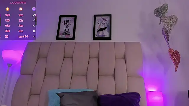 Snapshot of Hanna_cooperr chatting on February 1, 3:16 am Hanna cooperr online show from February 1, 3:16 am