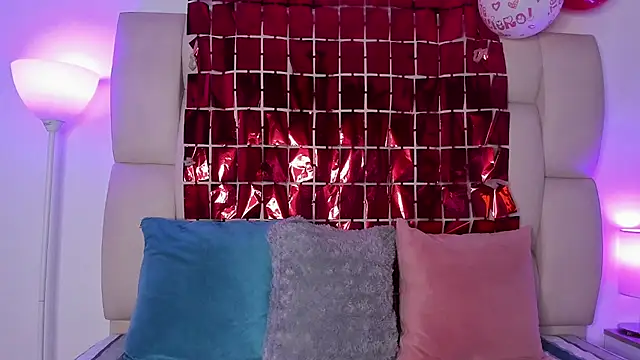 Snapshot of Hanna_cooperr chatting on February 15, 3:07 am Hanna cooperr online show from February 15, 3:07 am