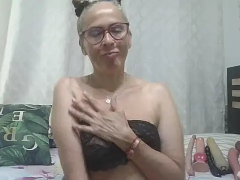 ZAMY1 online show from April 28, 10:47 pm