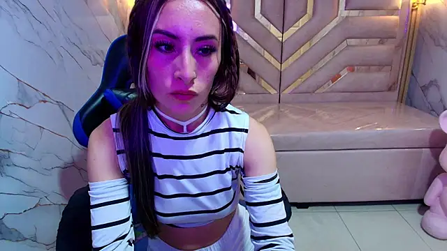 katalina r  online show from March 3, 3:02 am