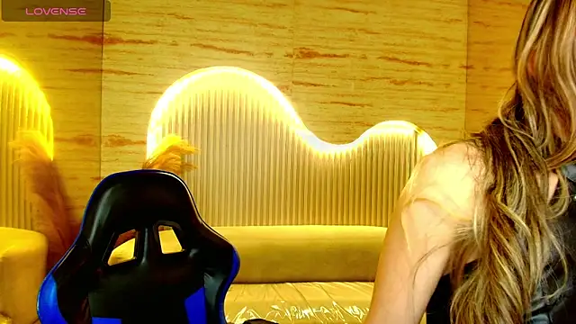 katalina r  online show from May 16, 8:19 pm