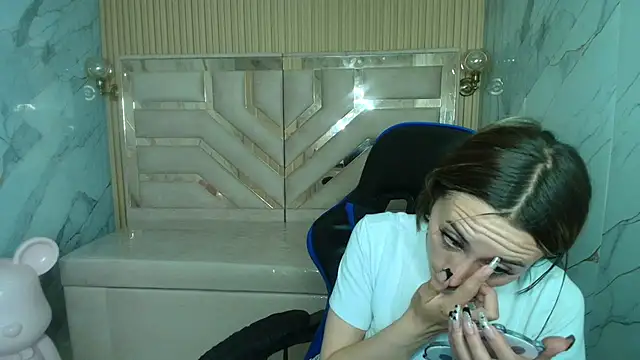 katalina r  online show from March 6, 8:31 am