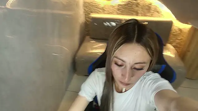 katalina r  online show from February 14, 2:56 am