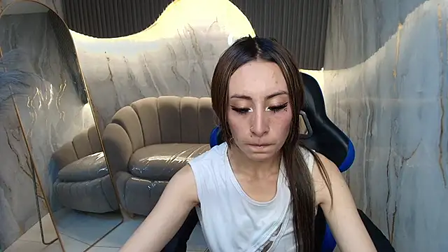 katalina r  online show from April 10, 8:05 pm