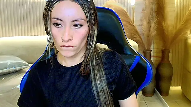 katalina r  online show from February 8, 3:21 pm