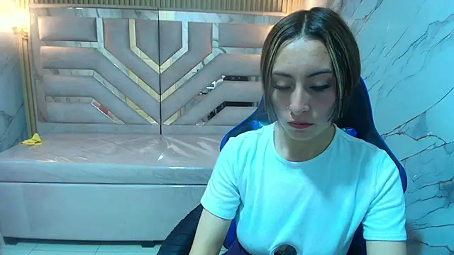 katalina r  online show from March 5, 8:16 pm