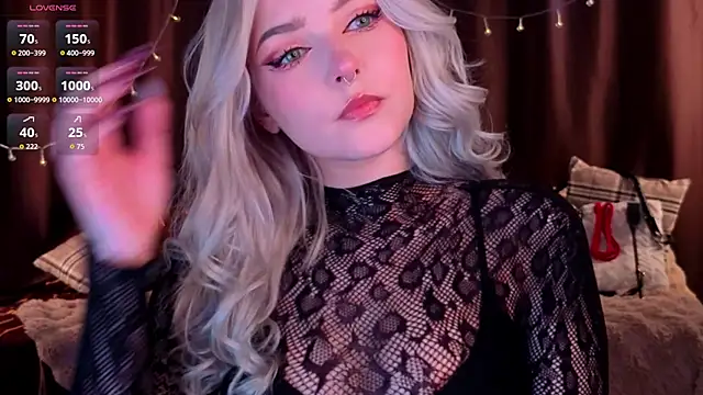 ShyniAlice online show from March 28, 4:46 am