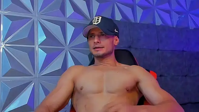 Snapshot of Adonys_Lewis_ chatting on July 17, 7:38 am Adonys Lewis online show from July 17, 7:38 am