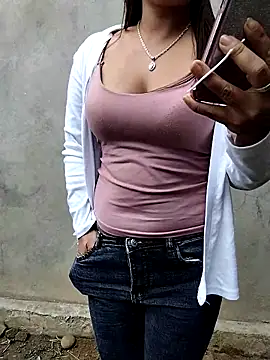 Snapshot of waaini99 chatting on February 3, 6:51 am waaini99 online show from February 3, 6:51 am