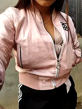 Snapshot of waaini99 chatting on January 19, 12:58 am waaini99 online show from January 19, 12:58 am