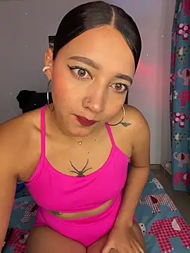 Carita traviesa4 online show from April 15, 2:39 am