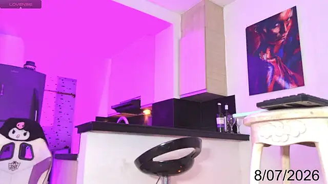 Snapshot of Angelasantini0 chatting on July 9, 4:46 am Angelasantini0 online show from July 9, 4:46 am