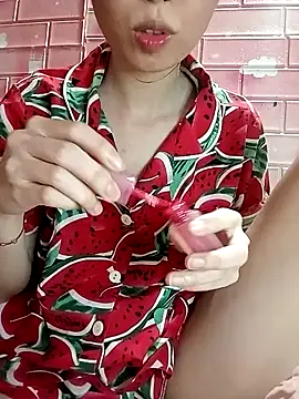 Chammy720 online show from April 10, 1:40 pm