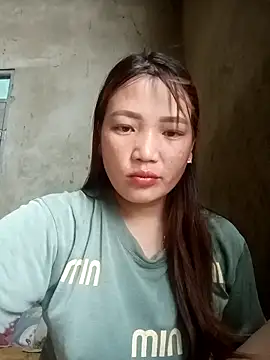 Snapshot of Nunaa2x chatting on June 22, 8:33 am Nunaa2x online show from June 22, 8:33 am