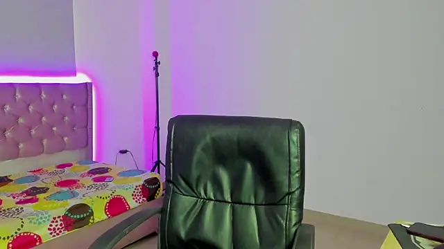 kitty violet11 online show from March 31, 10:34 pm