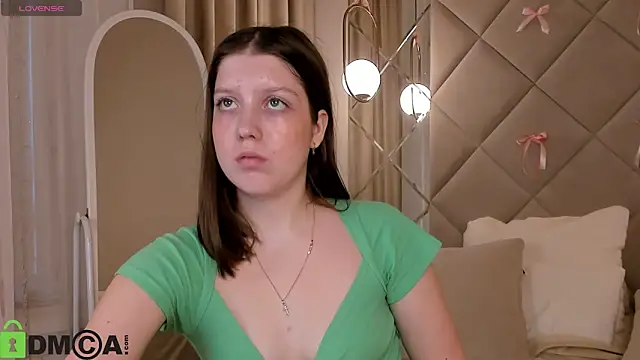 Casandra Joness online show from April 7, 4:25 am