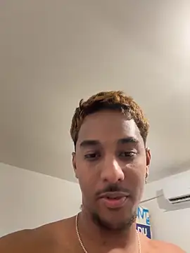 Axel black10 online show from March 4, 6:59 pm