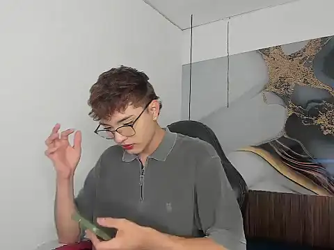 ReneePaz online show from January 13, 6:12 pm