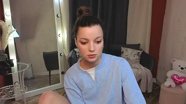 KitKatie online show from February 8, 9:01 pm