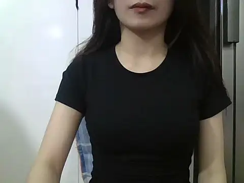 berry alma06 online show from April 10, 5:20 pm