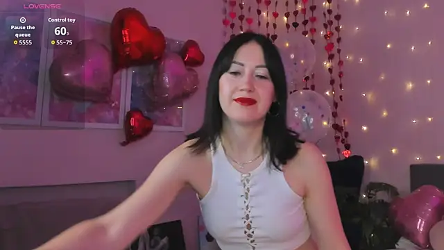 Amily Warren online show from February 18, 3:15 am