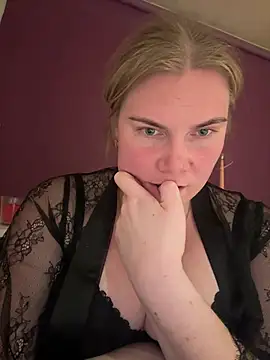 SexyBlondJoanna online show from February 27, 10:31 pm