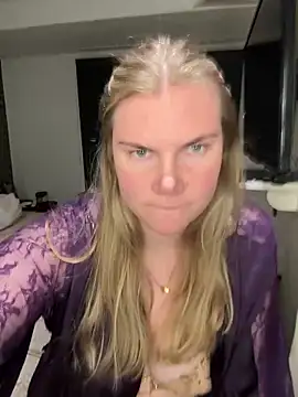 SexyBlondJoanna online show from March 1, 6:19 pm