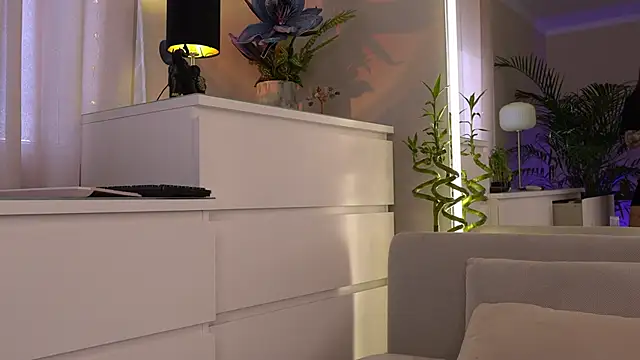 Tinydoll XO online show from April 6, 2:29 pm