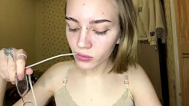 KerieDitti online show from January 11, 2:13 pm