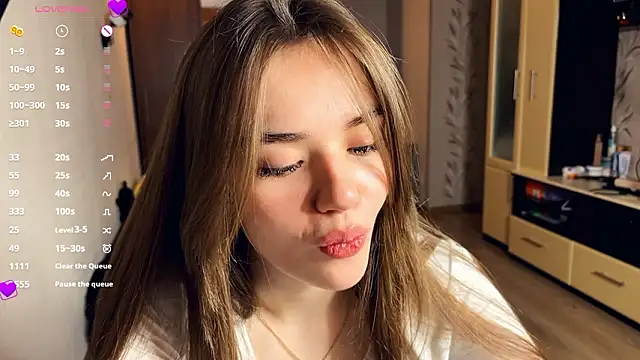 LubaSeirers online show from March 21, 3:27 pm