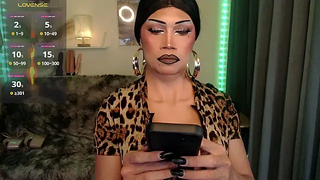 deliciousClaire online show from March 25, 1:39 am