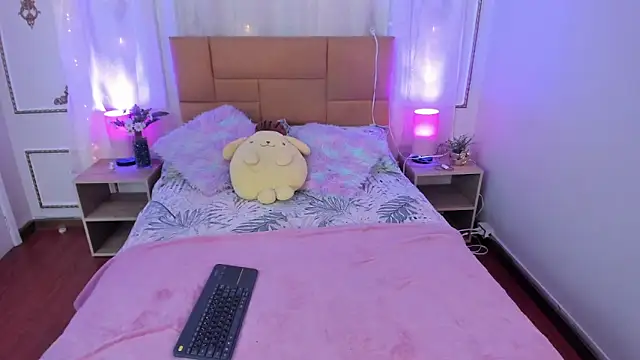 Jenifer James online show from February 9, 7:45 pm