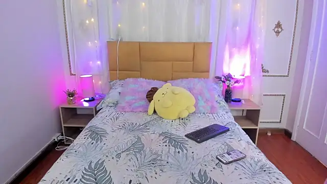 Jenifer James online show from February 16, 7:34 pm