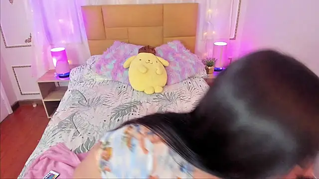 Jenifer James online show from February 26, 8:09 pm